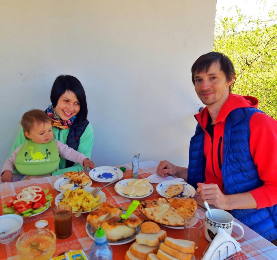 Vaso'S Guesthouse Katskhi 外观 照片